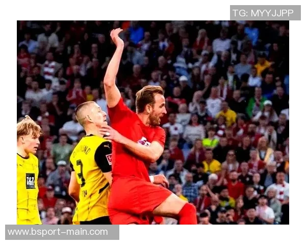 曼联与拜仁友谊赛激战四三红牌事件引发全场热议与十大精彩进球回顾