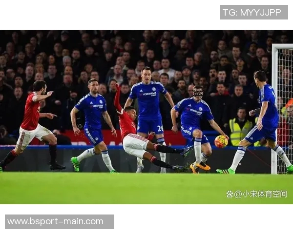 世界杯曼联大胜里昂红牌争议引发全场热议与焦点分析